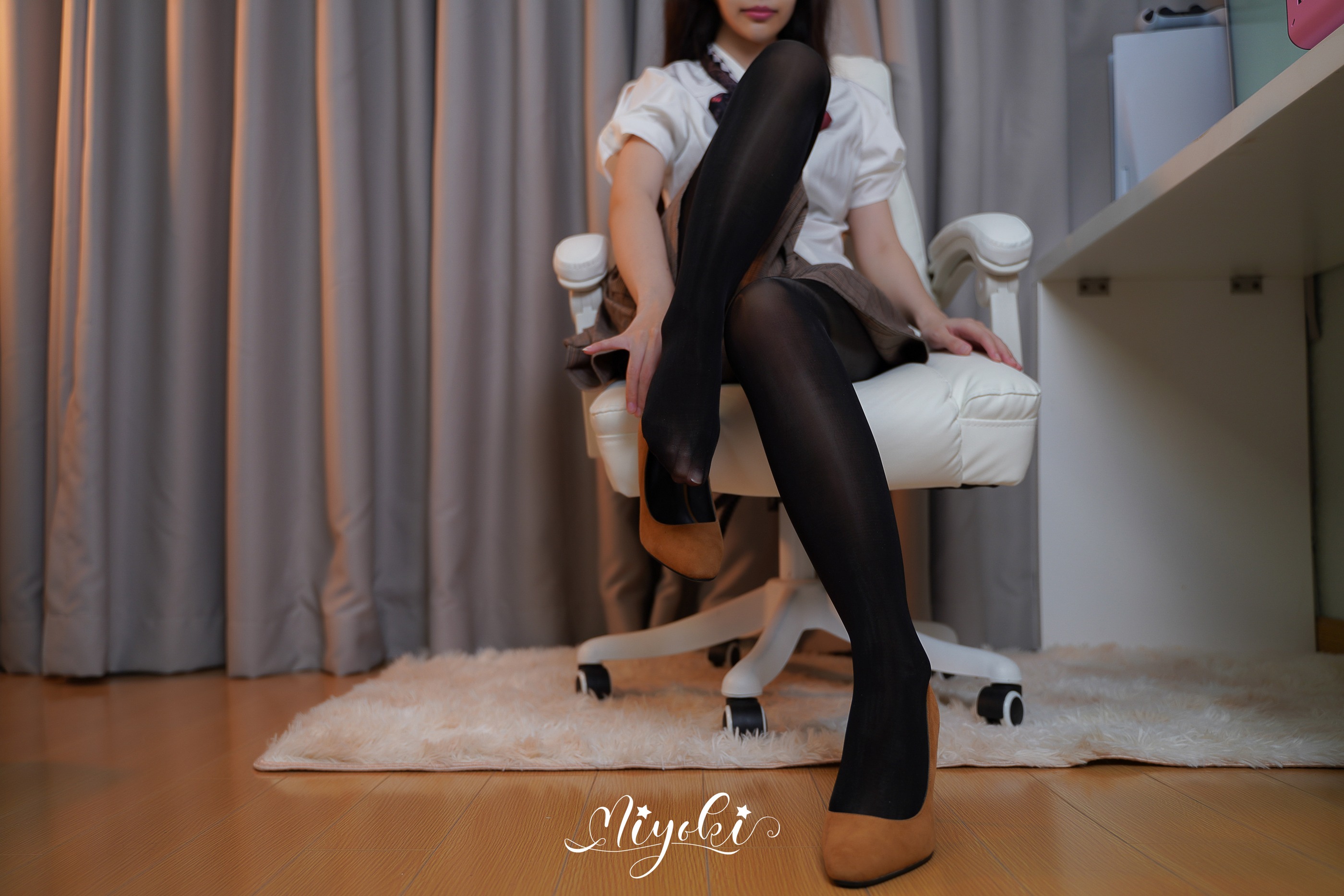 铃木美咲 - NO.066 美人女教师想和我谈恋爱？骗人的吧！（第二话）[46P]-XikXak